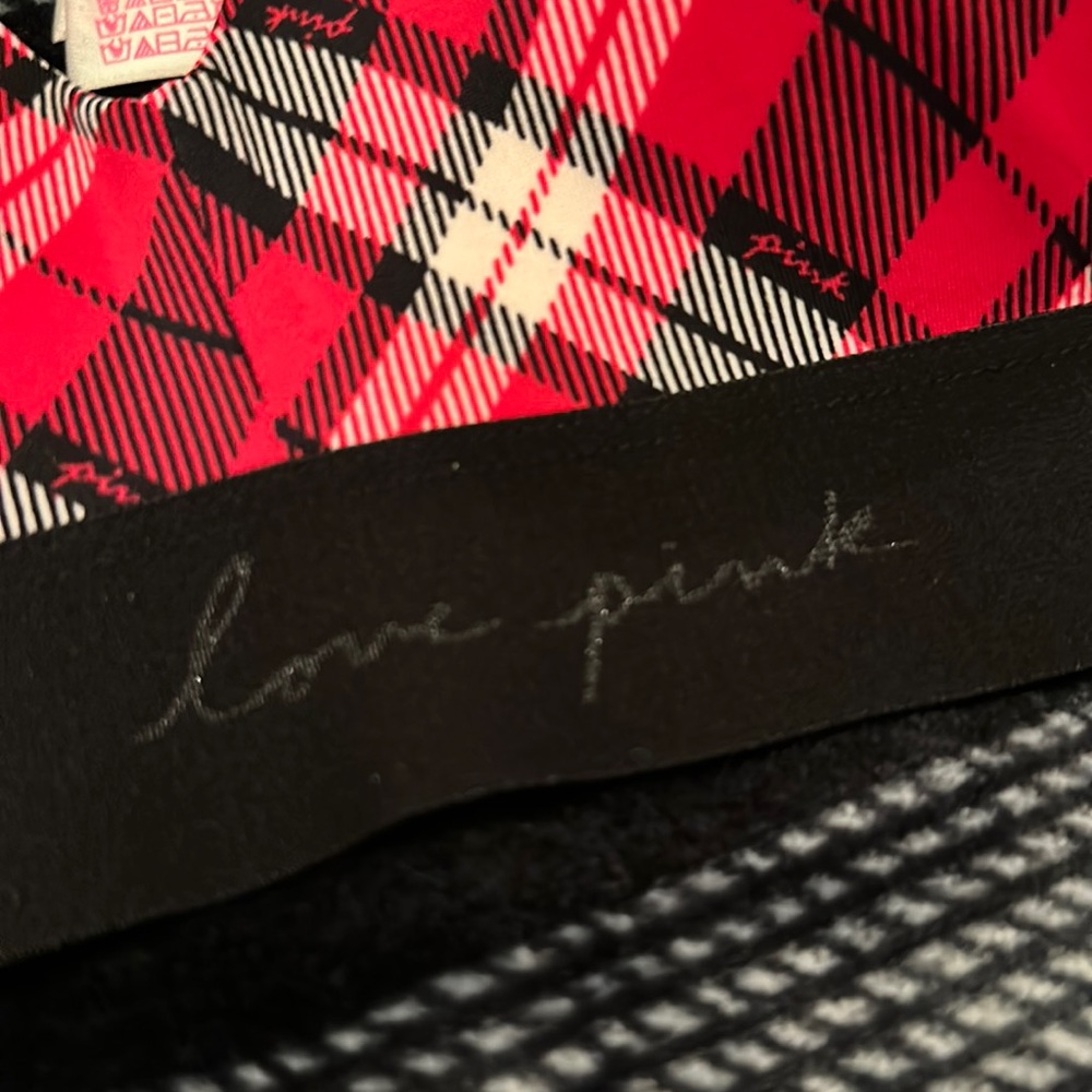 Victoria’s Secret PINK lightly lined wireless bra set red/black Christmas plaid - Picture 4 of 8
